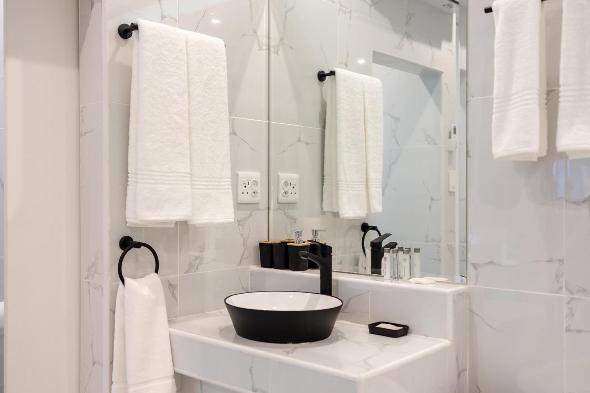 Bedfordview Hotel & Apartments ヨハネスブルグ エクステリア 写真